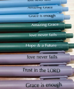 Bút bi in câu Kinh Thánh