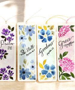 Set 4 Bookmark màu nước VPHG